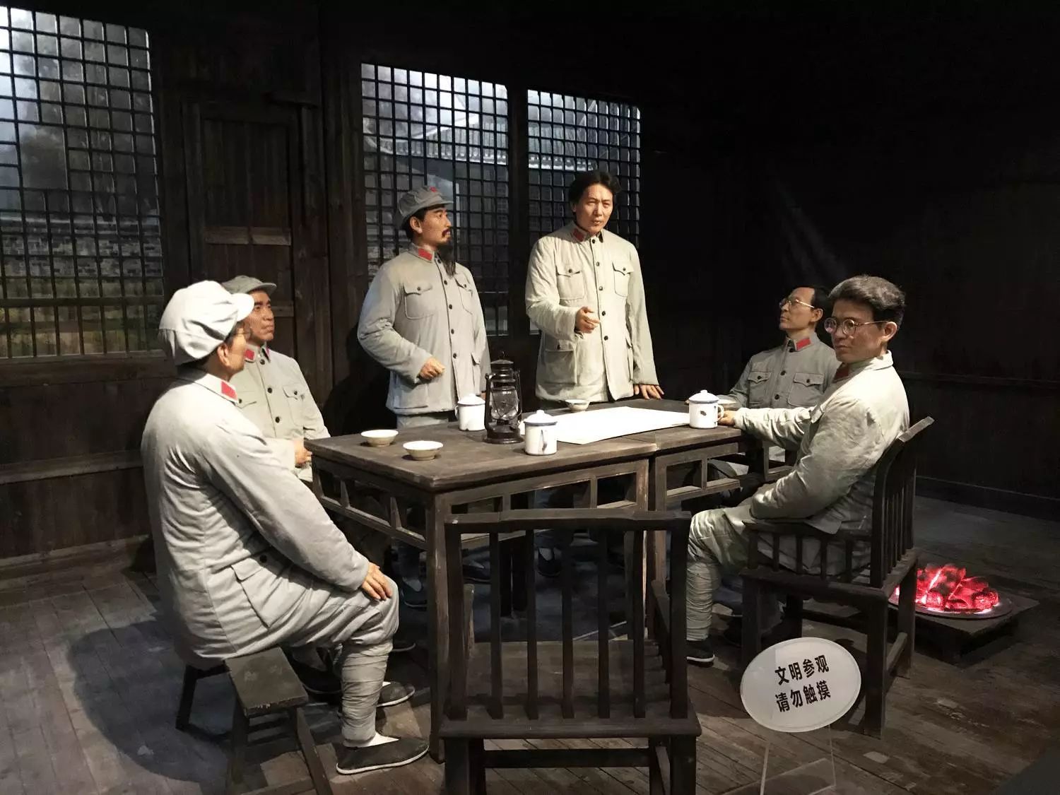 “十大外围足球平台app手机版”谁说直男爱都小姐姐了?其实只有女装大佬才能让他们激动!(图3) 十大外围足球平台app手机版