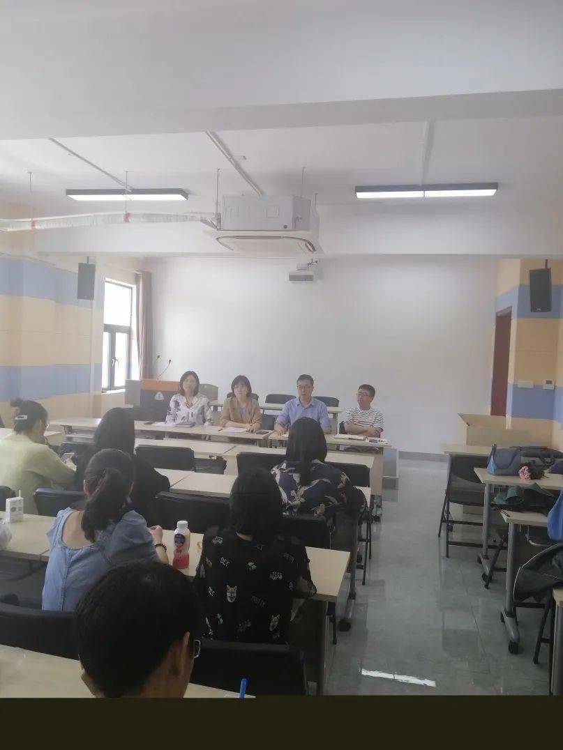 十大外围足球平台app手机版_
外语学院召开2019级研究生座谈暨就业发动会(图6)