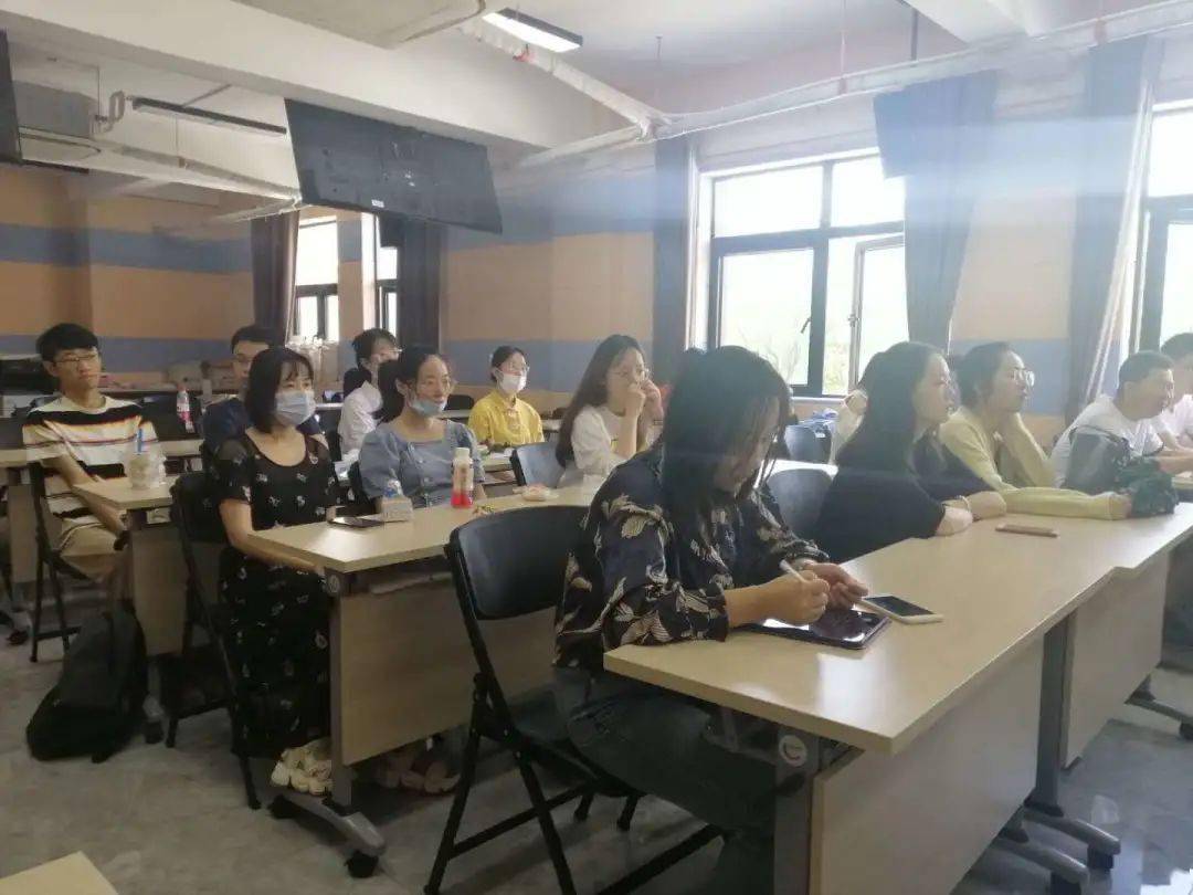 十大外围足球平台app手机版_
外语学院召开2019级研究生座谈暨就业发动会(图7)